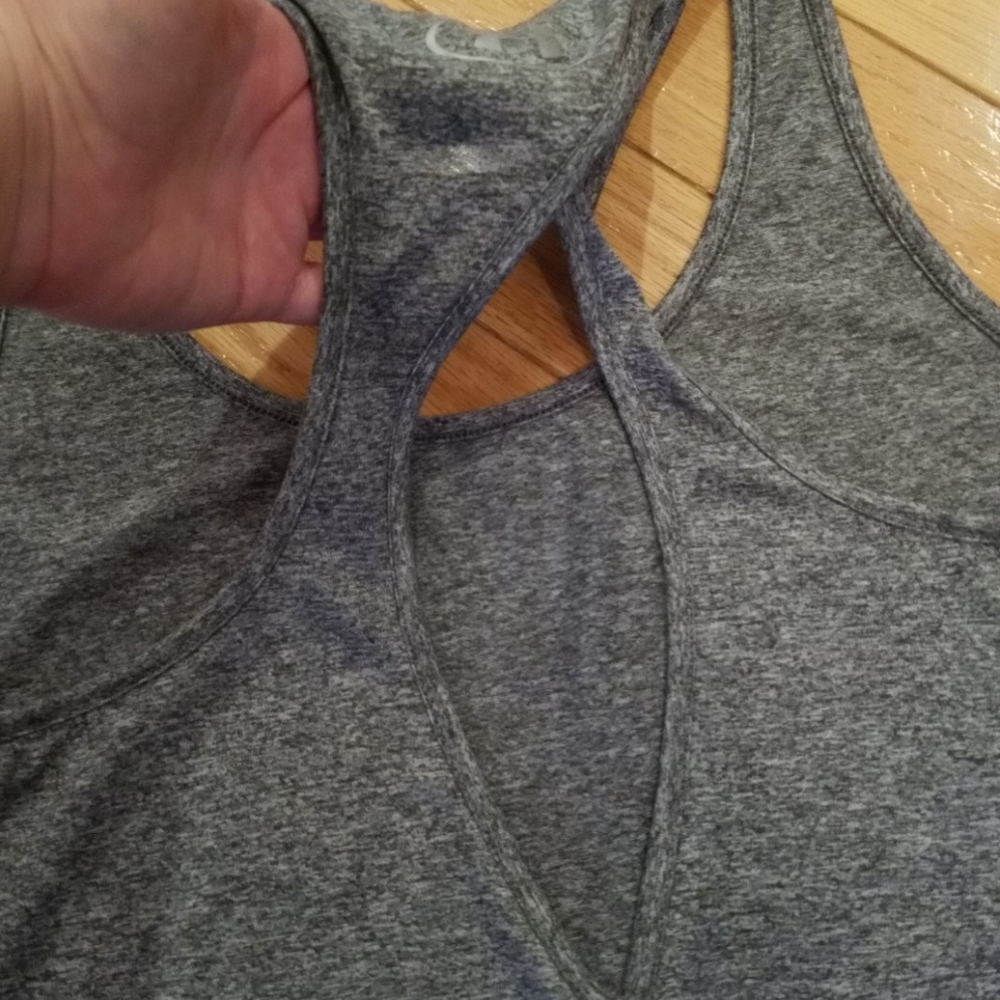 NWT Under Armour tank - Picture 5 of 6